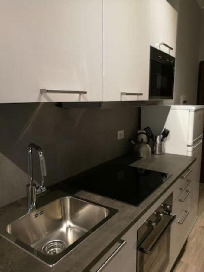 Appartamento Con Grande Terrazzo In Via Lomellina - Lome 527 Милан Экстерьер фото