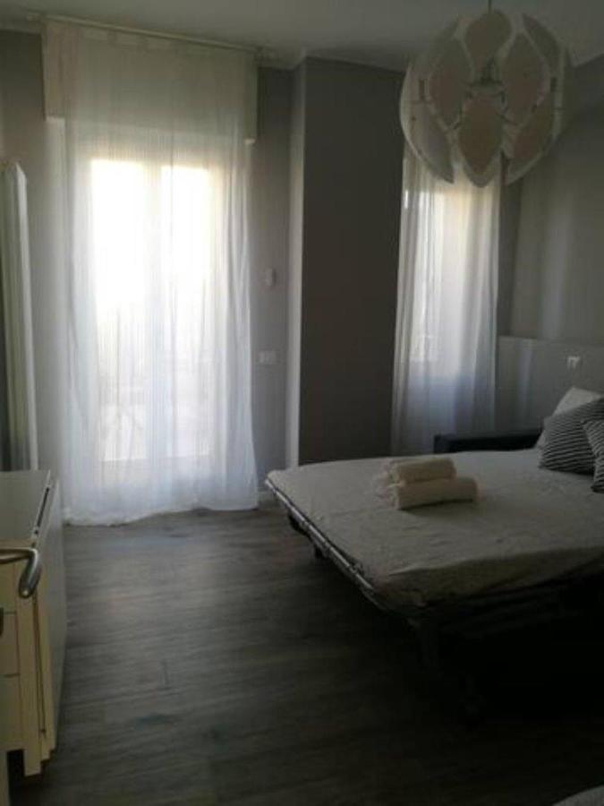 Appartamento Con Grande Terrazzo In Via Lomellina - Lome 527 Милан Экстерьер фото
