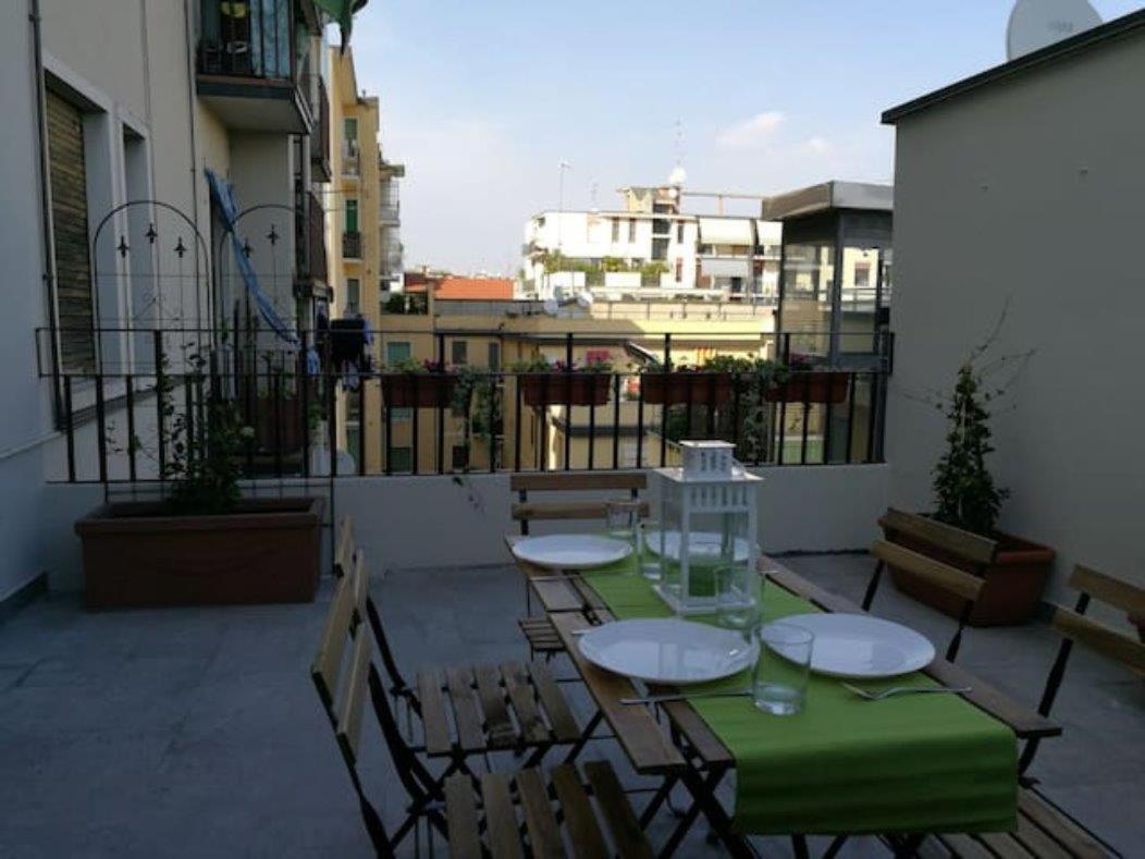 Appartamento Con Grande Terrazzo In Via Lomellina - Lome 527 Милан Экстерьер фото